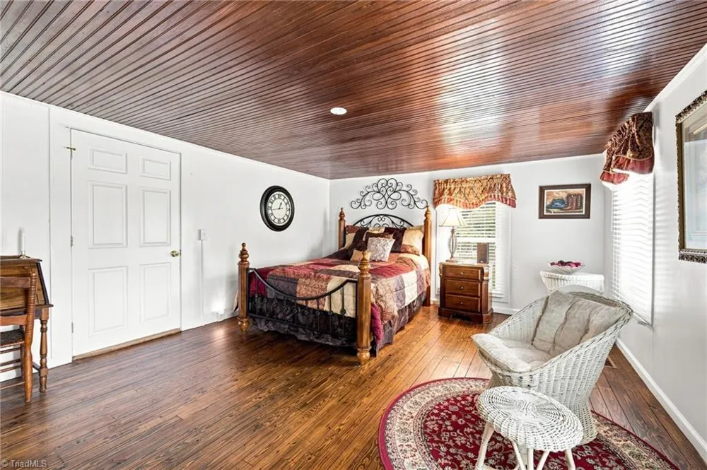 1824 Binkley Road East Bend, NC 27018
