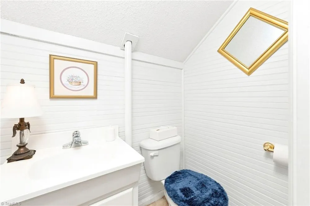 1824 Binkley Road East Bend, NC 27018