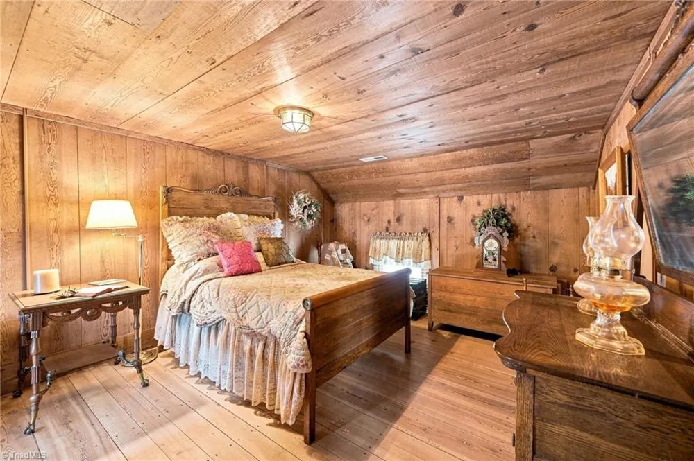 1824 Binkley Road East Bend, NC 27018
