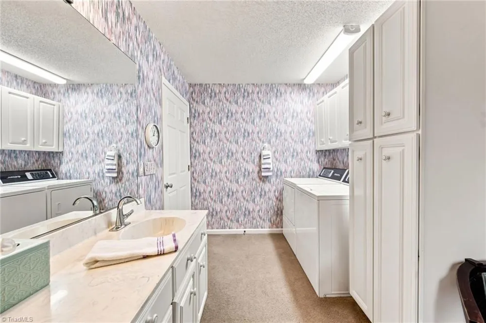 1824 Binkley Road East Bend, NC 27018