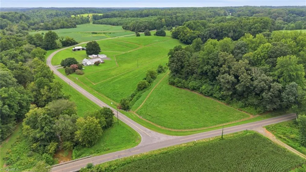 1824 Binkley Road East Bend, NC 27018