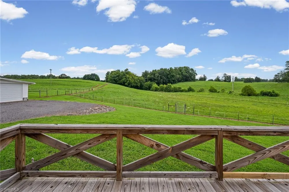 1824 Binkley Road East Bend, NC 27018