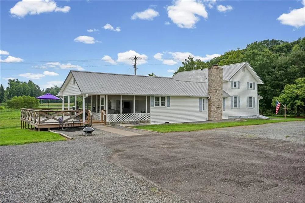 1824 Binkley Road East Bend, NC 27018