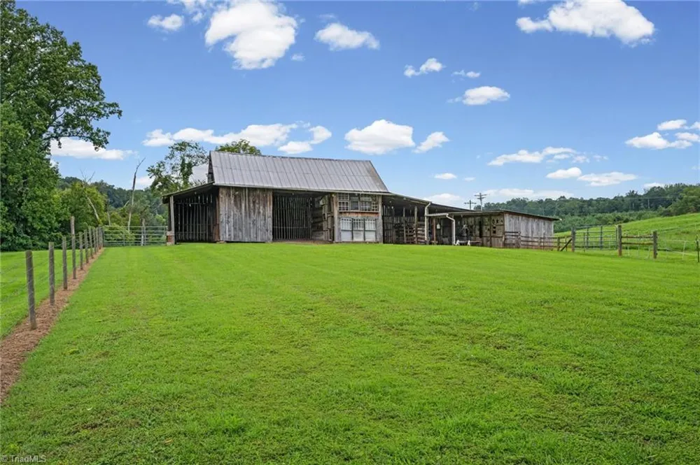 1824 Binkley Road East Bend, NC 27018