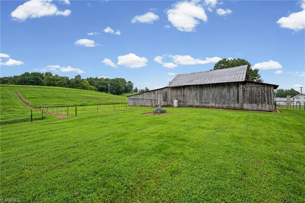 1824 Binkley Road East Bend, NC 27018