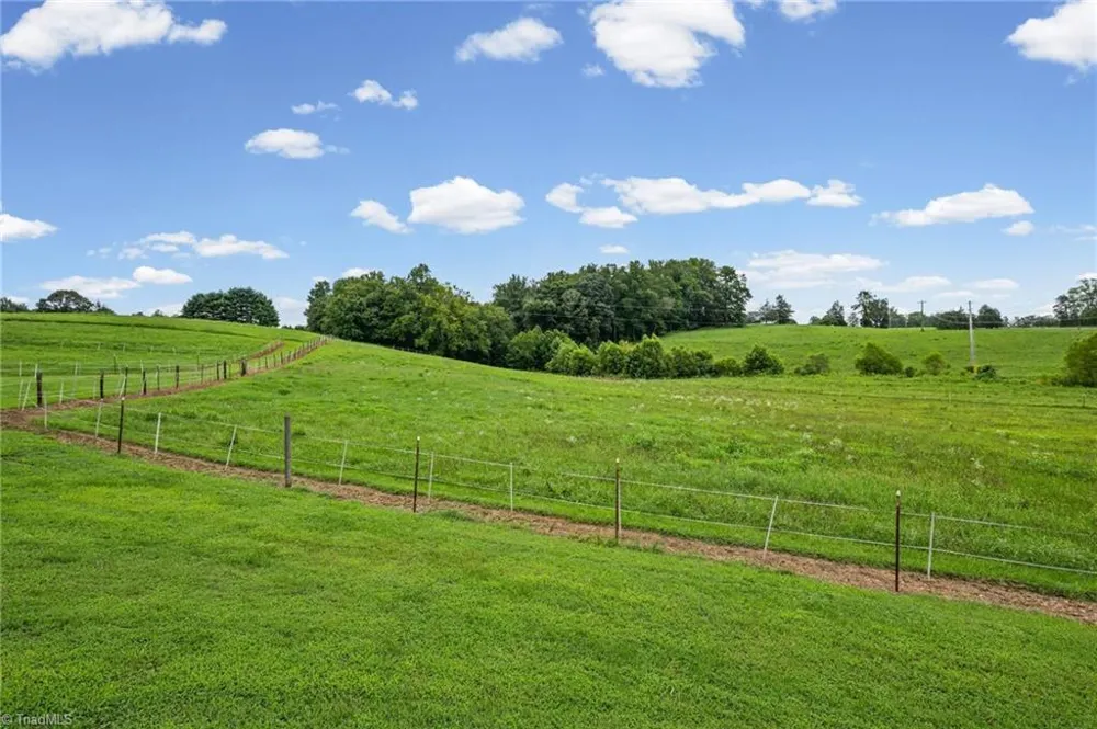 1824 Binkley Road East Bend, NC 27018