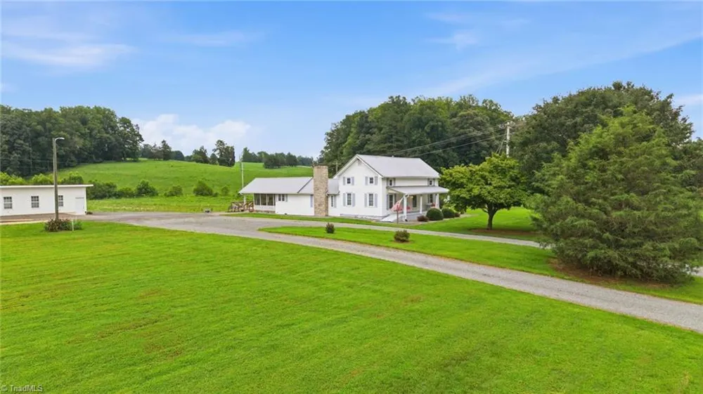1824 Binkley Road East Bend, NC 27018