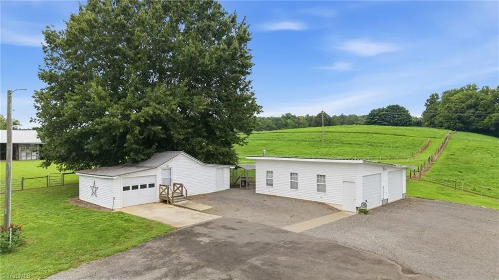1824 Binkley Road East Bend, NC 27018
