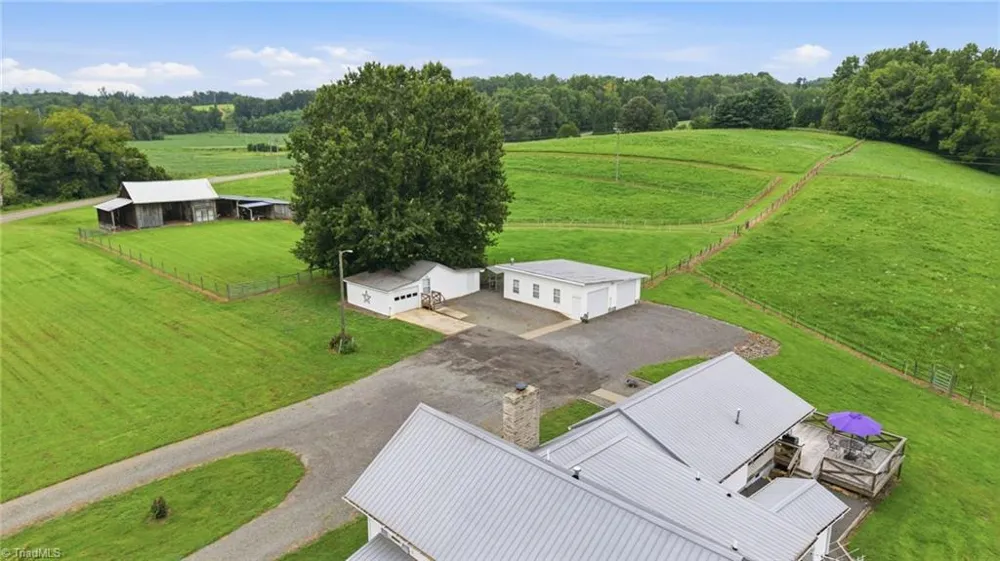 1824 Binkley Road East Bend, NC 27018