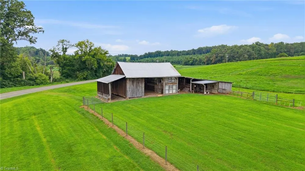 1824 Binkley Road East Bend, NC 27018
