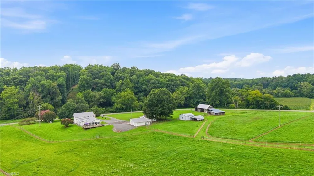 1824 Binkley Road East Bend, NC 27018