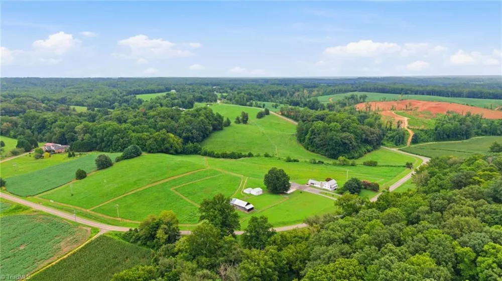 1824 Binkley Road East Bend, NC 27018