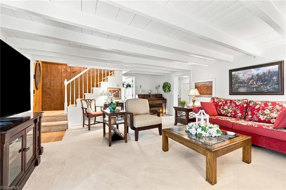 1824 Binkley Road East Bend, NC 27018
