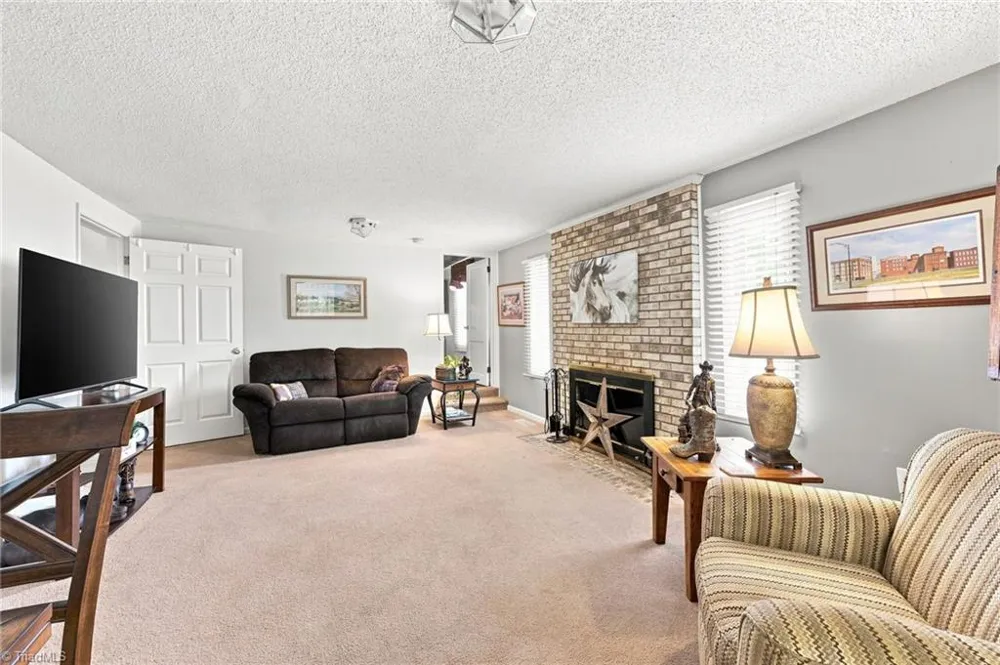 1824 Binkley Road East Bend, NC 27018