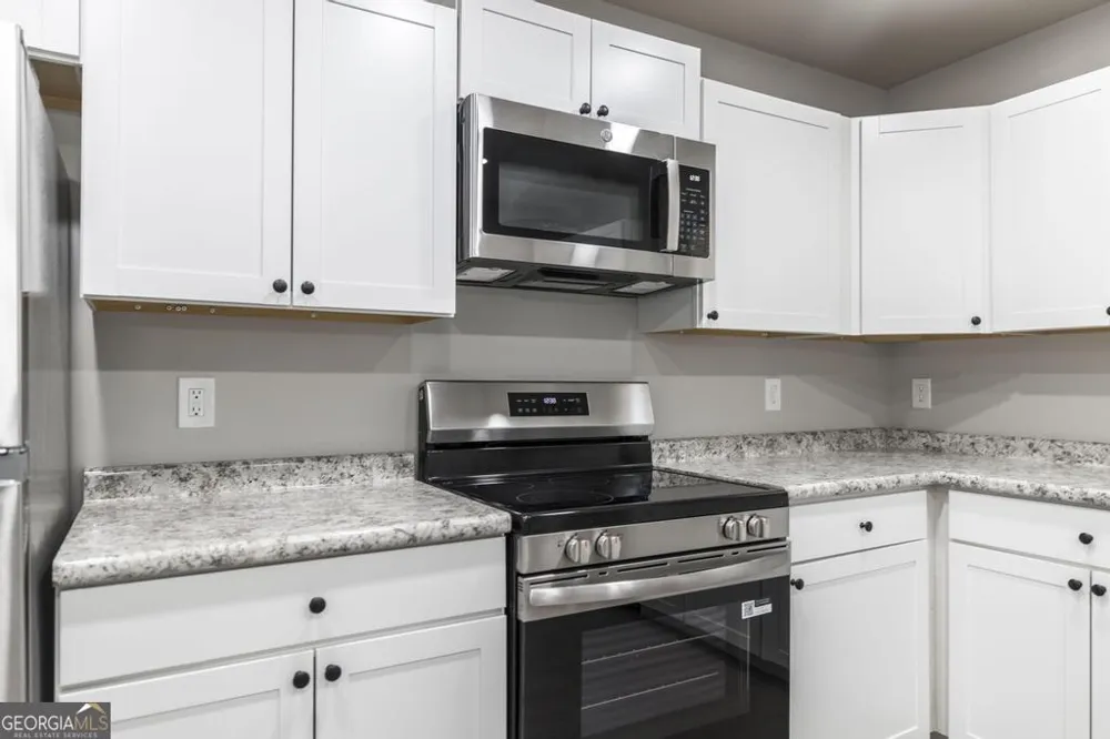 202B West ST Warner Robins, GA 31088