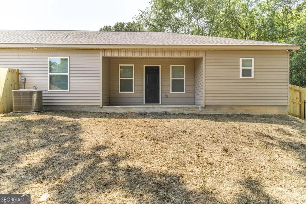 202B West ST Warner Robins, GA 31088