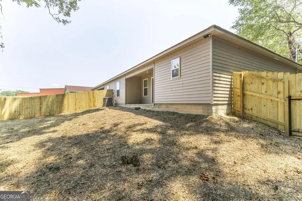 202B West ST Warner Robins, GA 31088
