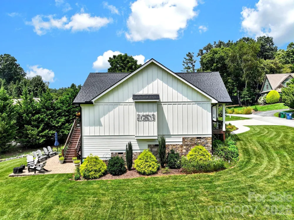 35 Meadow Haven Court Mills River, NC 28759