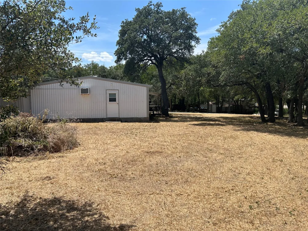 160 County Road 1709 Clifton, TX 76634