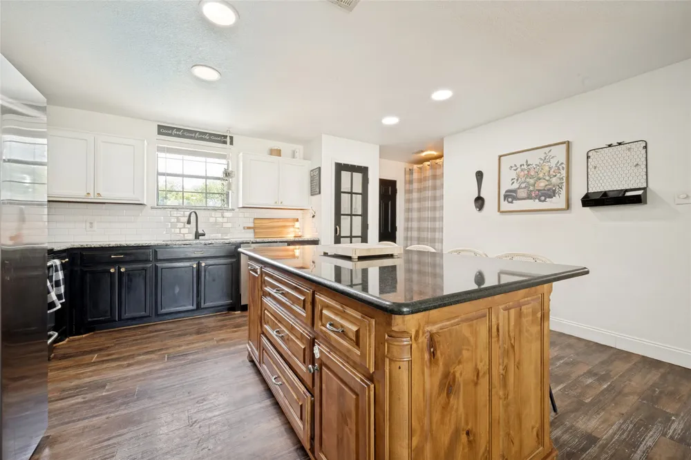 105 7th Street Sanger, TX 76266