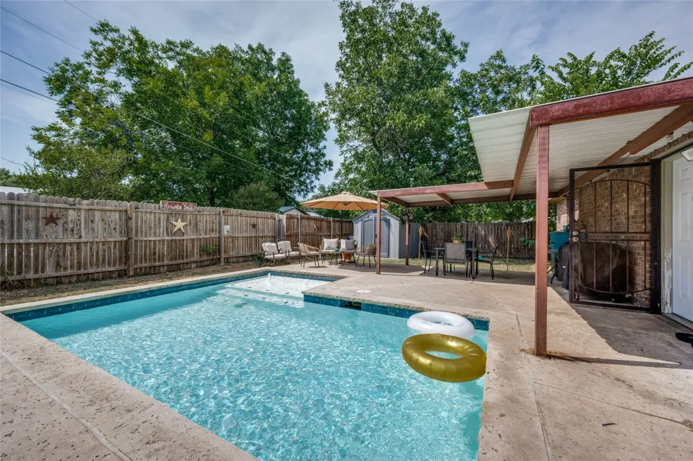 105 7th Street Sanger, TX 76266