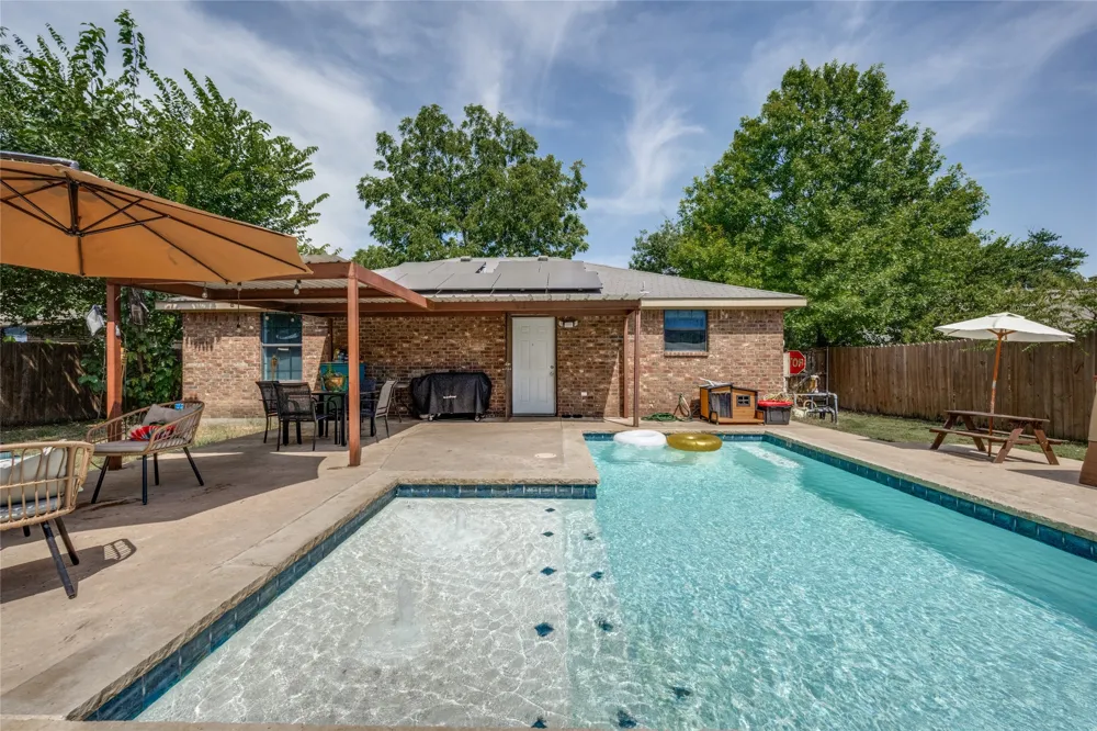 105 7th Street Sanger, TX 76266