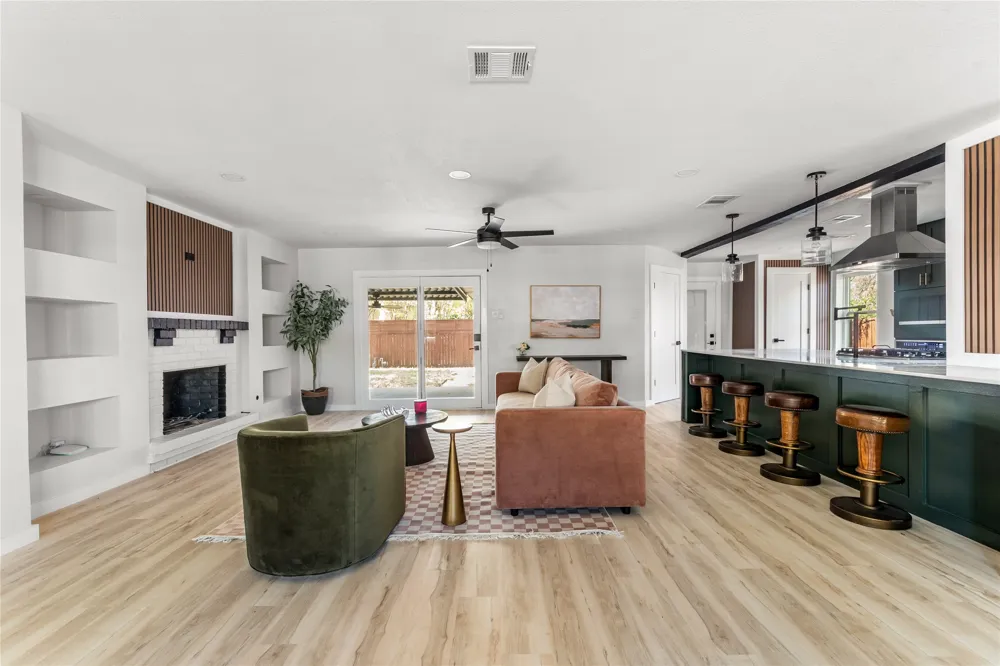 6211 Symphony Lane Dallas, TX 75227