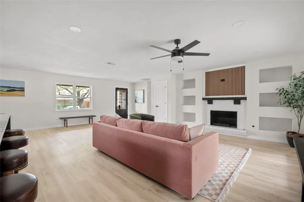 6211 Symphony Lane Dallas, TX 75227