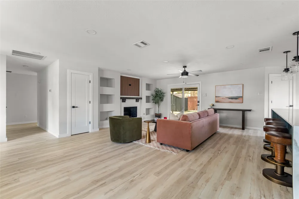 6211 Symphony Lane Dallas, TX 75227