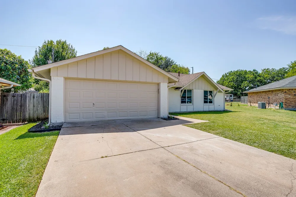 7017 Betsy Ross Court Watauga, TX 76148