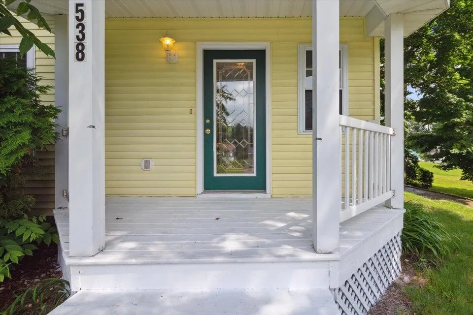 538 W Upton Avenue Reed City City, MI 49677