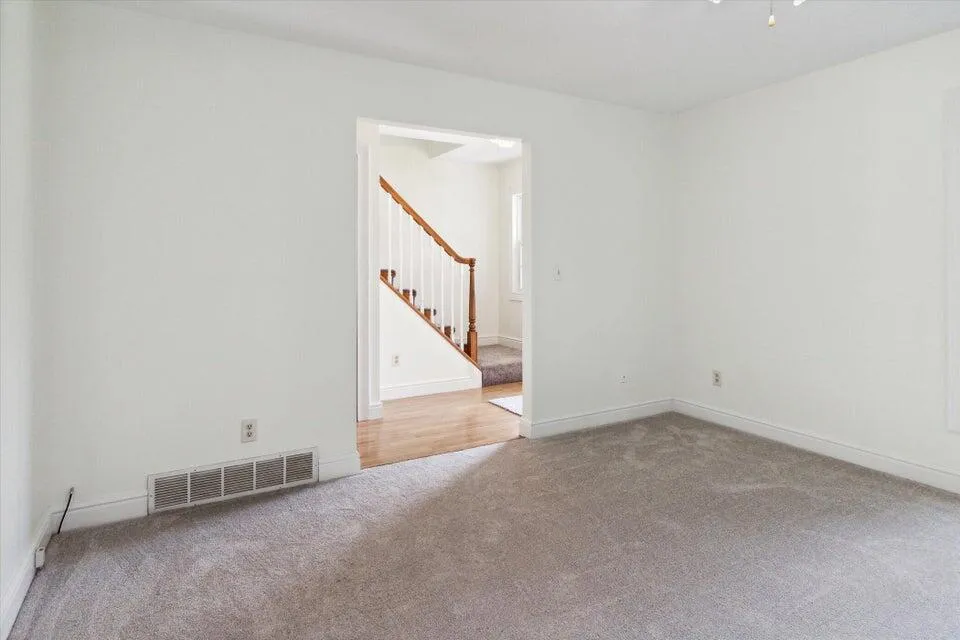 538 W Upton Avenue Reed City City, MI 49677
