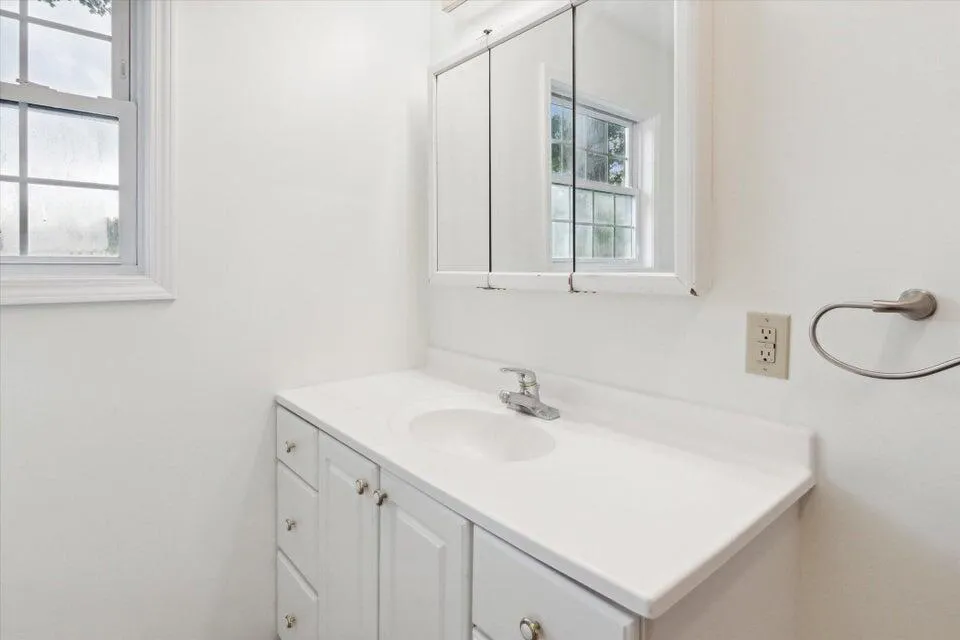 538 W Upton Avenue Reed City City, MI 49677