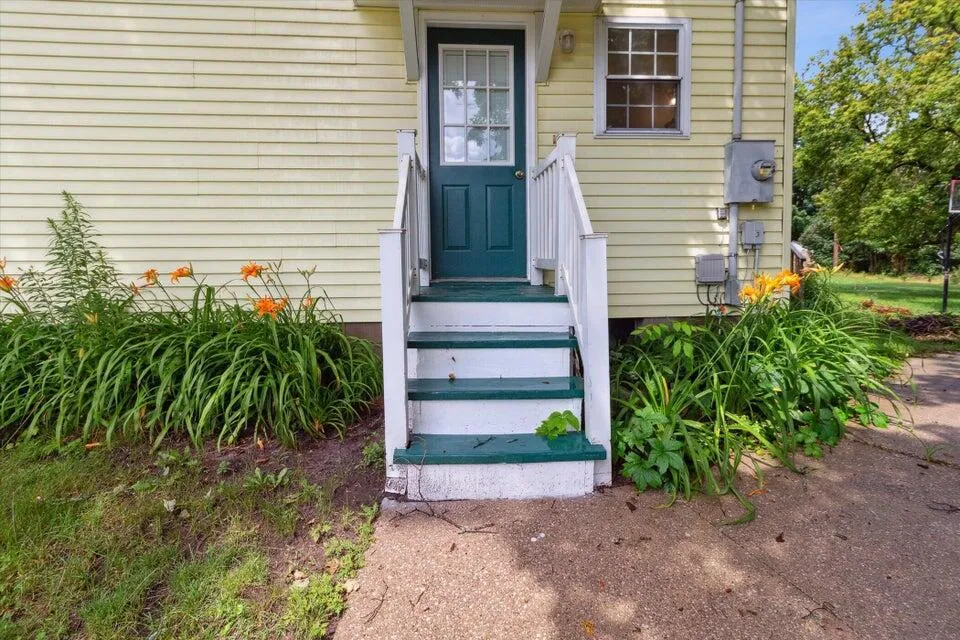538 W Upton Avenue Reed City City, MI 49677