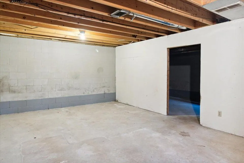 538 W Upton Avenue Reed City City, MI 49677