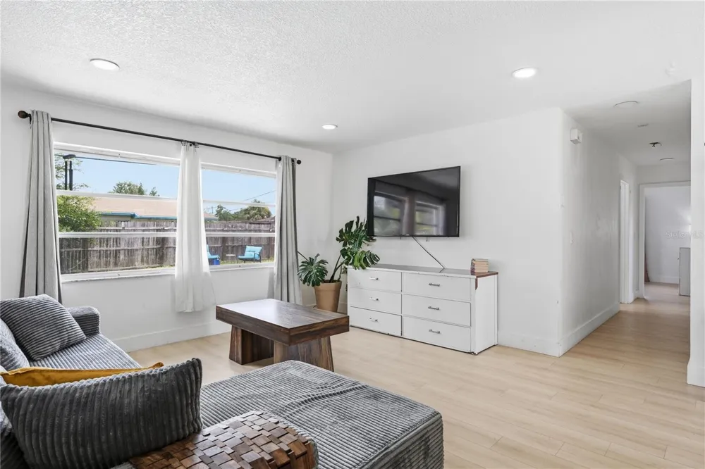 835 MARLOWE AVENUE Orlando, FL 32809