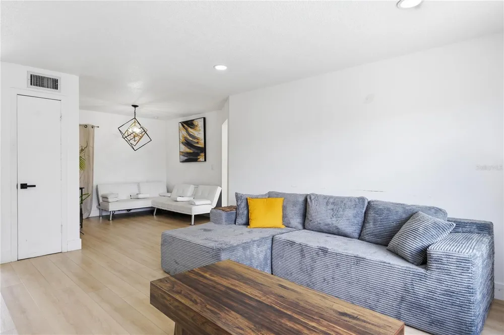 835 MARLOWE AVENUE Orlando, FL 32809