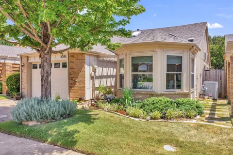 4246 Rosser Square