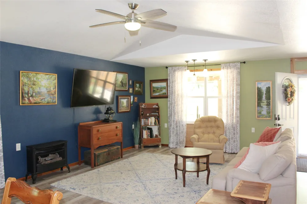 423118 E 1944 LANE Antlers, OK 74523