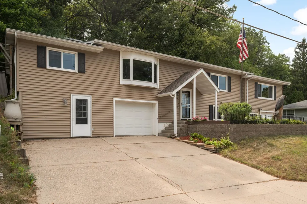 3453 Forrest Lane Red Wing, MN 55066