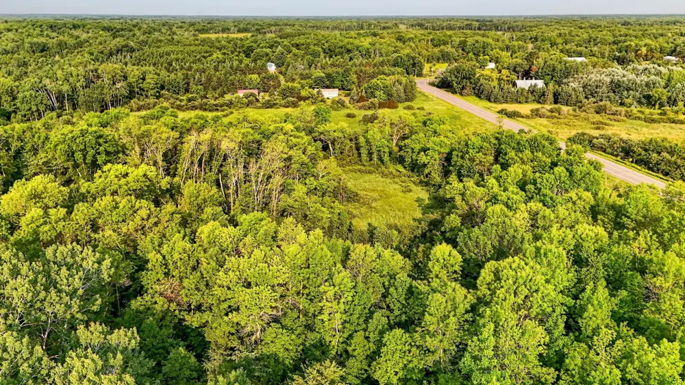 000 Beroun Crossing Rd Brook Park, MN 55007