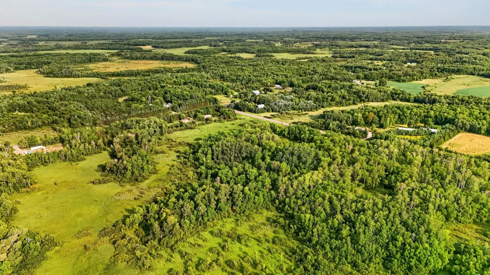 000 Beroun Crossing Rd Brook Park, MN 55007