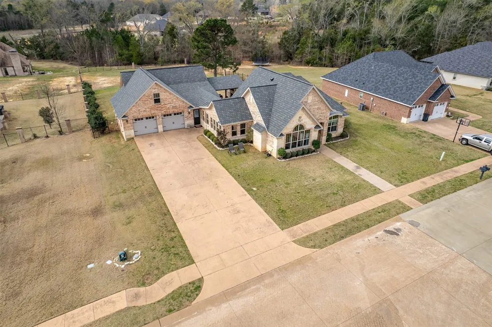404 Corrigan Trails Boulevard Lindale, TX 75771