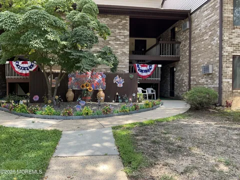177 Amberly Drive #E