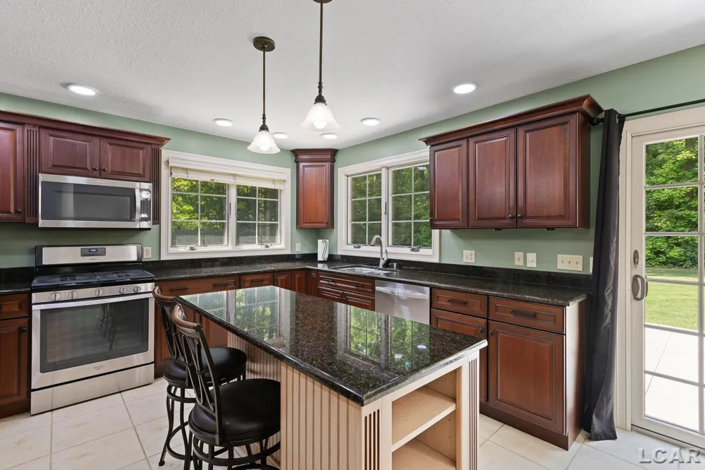 2850 Lee Marie Drive Adrian Township, MI 49221