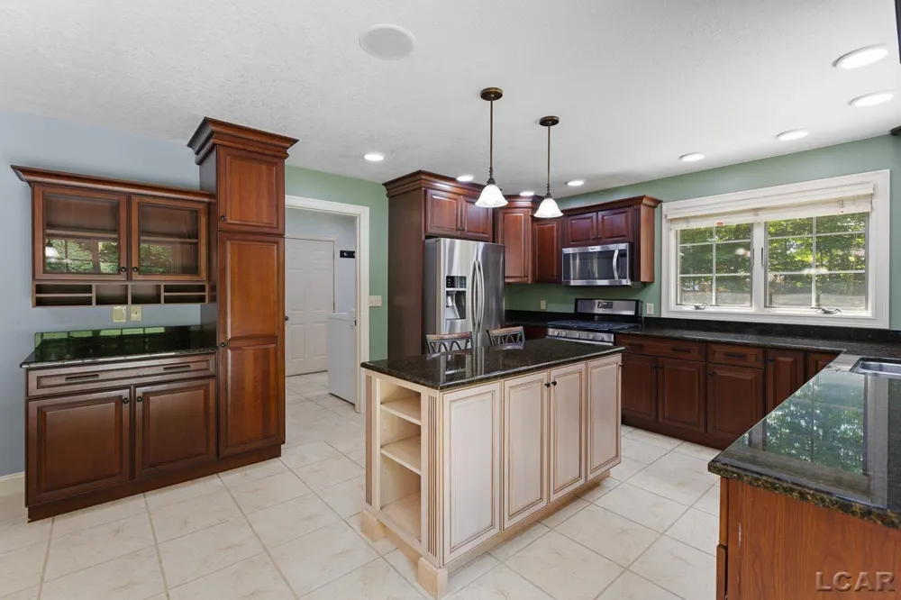 2850 Lee Marie Drive Adrian Township, MI 49221