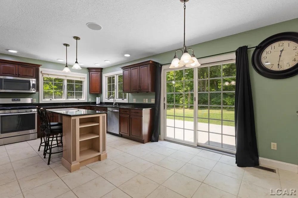 2850 Lee Marie Drive Adrian Township, MI 49221