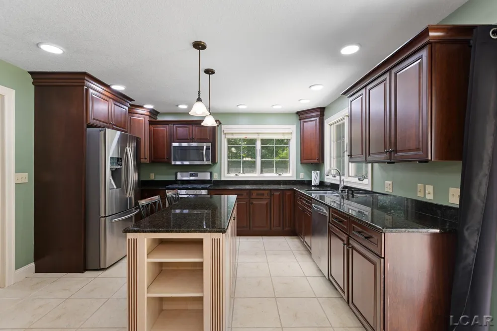 2850 Lee Marie Drive Adrian Township, MI 49221