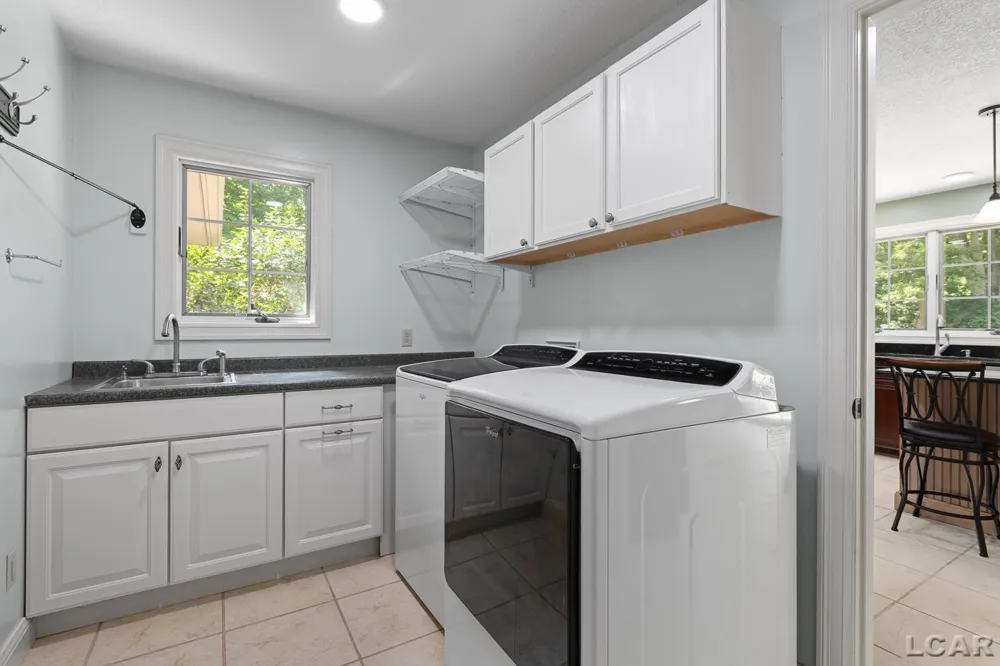 2850 Lee Marie Drive Adrian Township, MI 49221