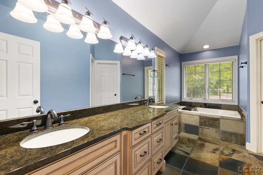 2850 Lee Marie Drive Adrian Township, MI 49221